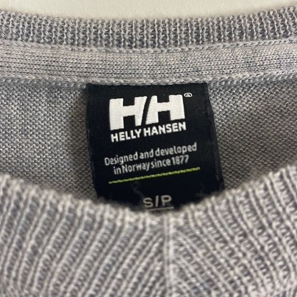 Helly Hansen Merino Wool Grey Sweater Size Small - Picture 2 of 8